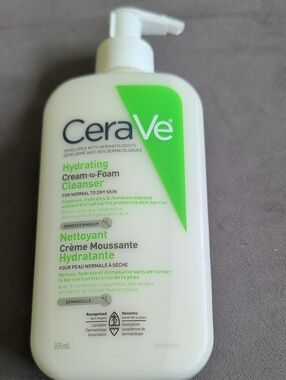 CeraVe Hydrating Cream-to-Foam Cleanser 355ml